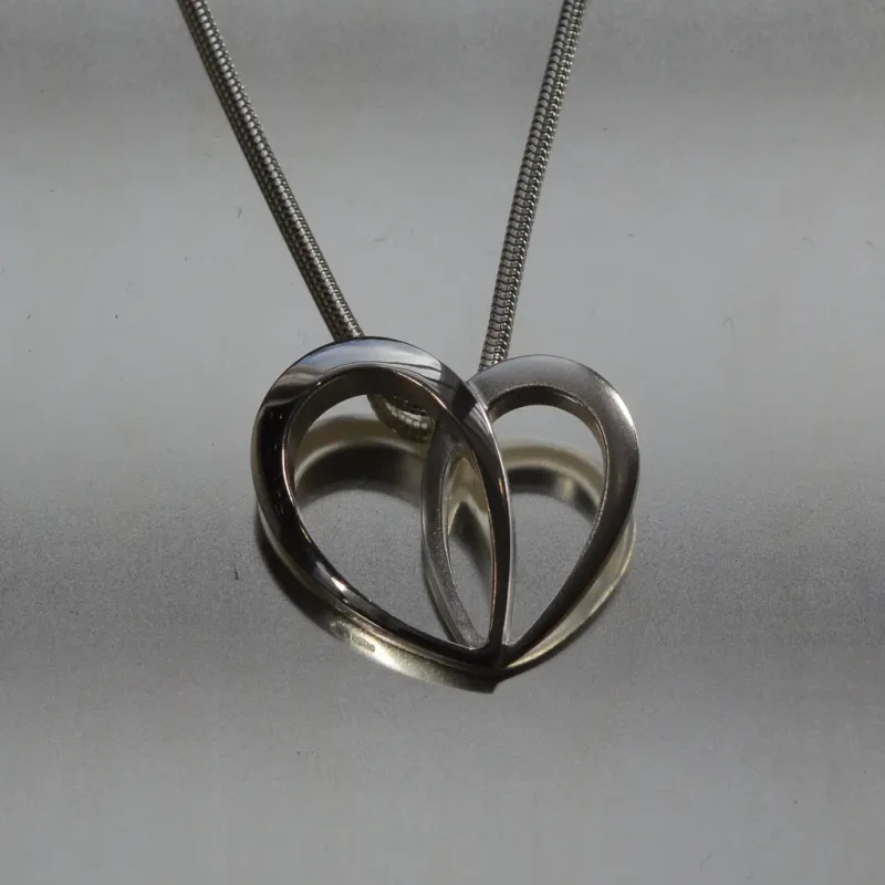 Sassi Design, Onni riipus