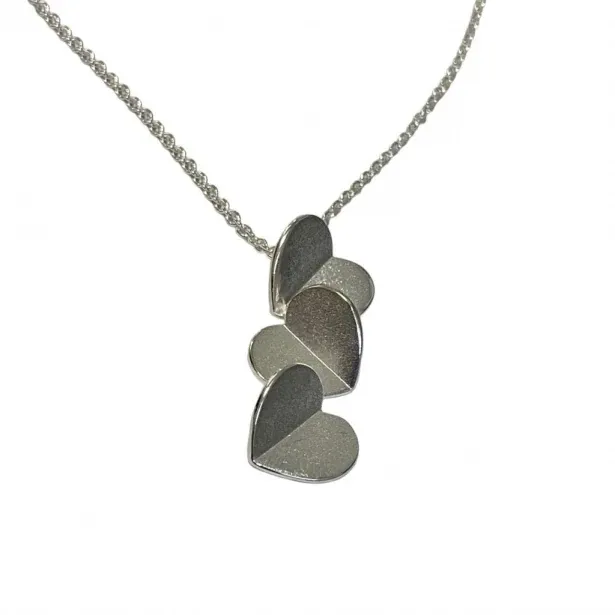 Sassi Design, Heijastuksia sydänriipus