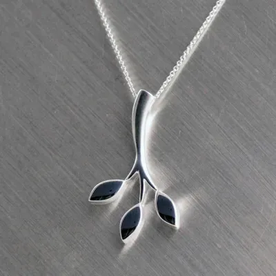 Sassi Design, Kevät riipus