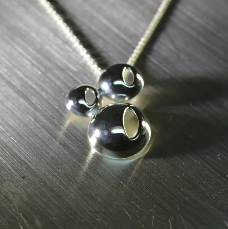 Sassi Design, Vesi riipus