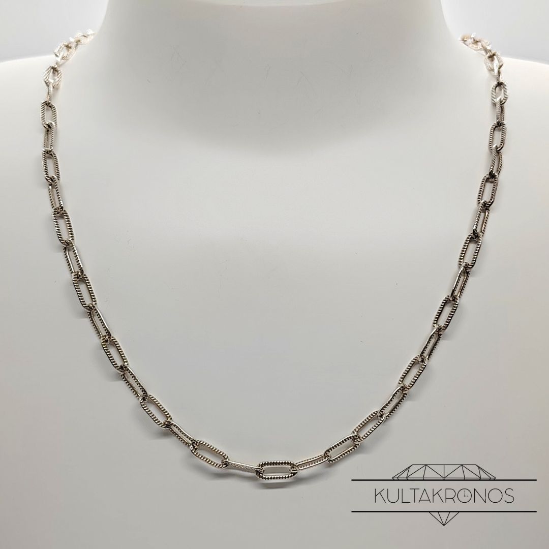 Hopeinen kaulaketju - 1970