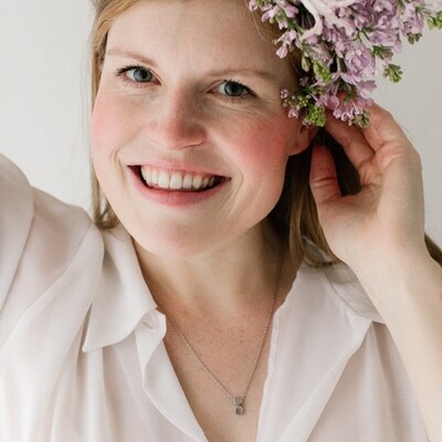 Lumoava Hali riipus kaksi sydäntä