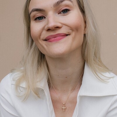 Lumoava Metsäkukkia risti keltakulta