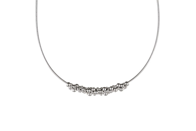 Lumoava Linnunrata kaulakoru