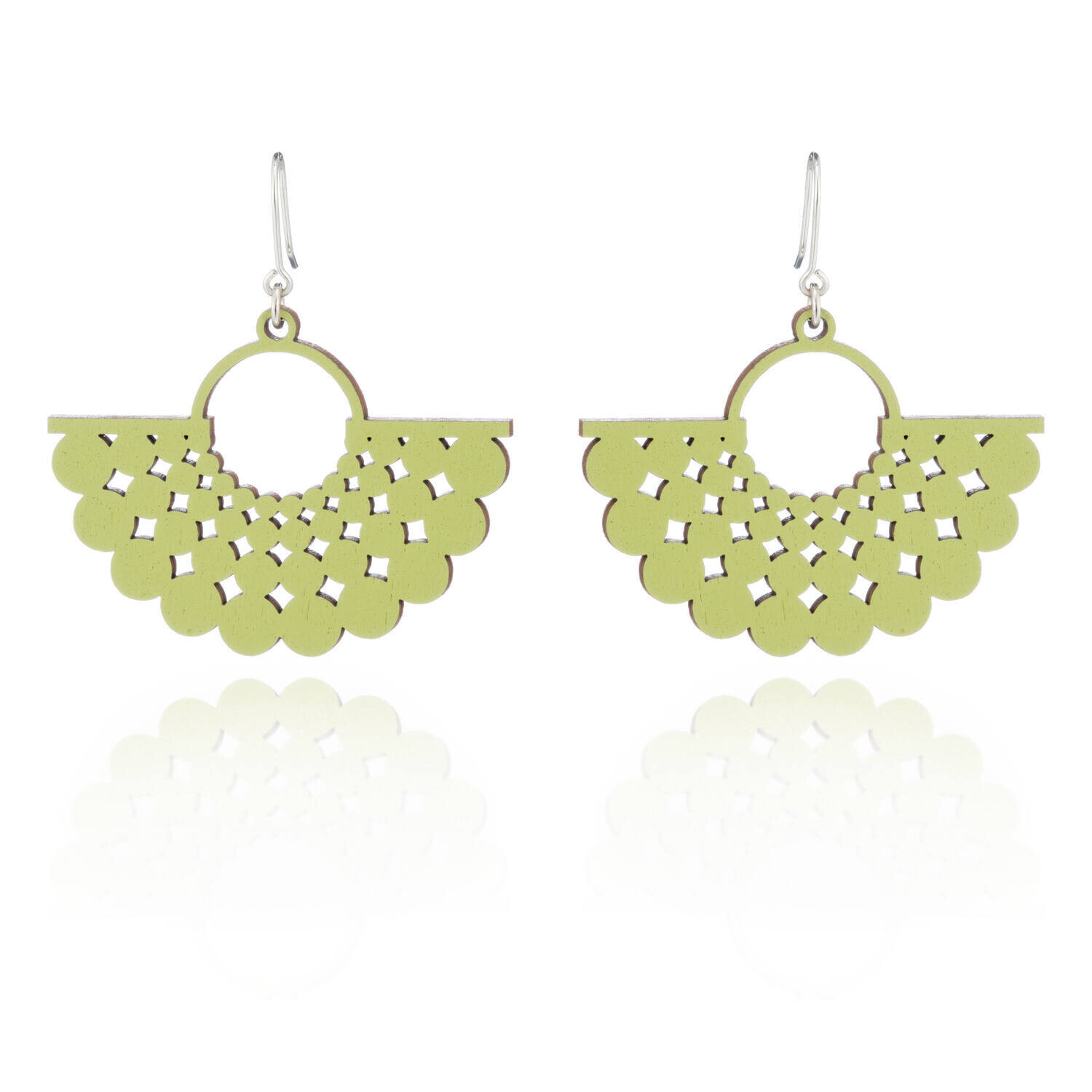 Lumoava Aika puukorvakorut, lime