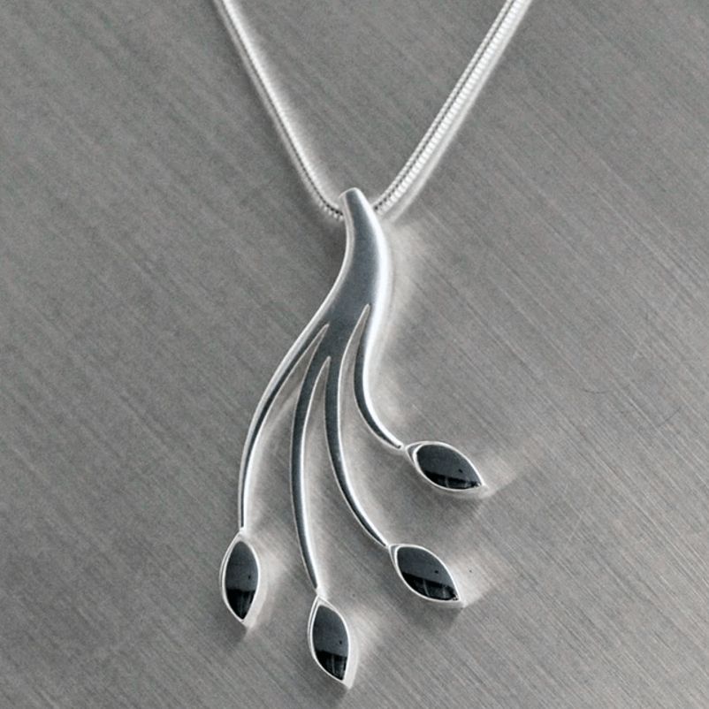 Sassi Design, Kevät riipus