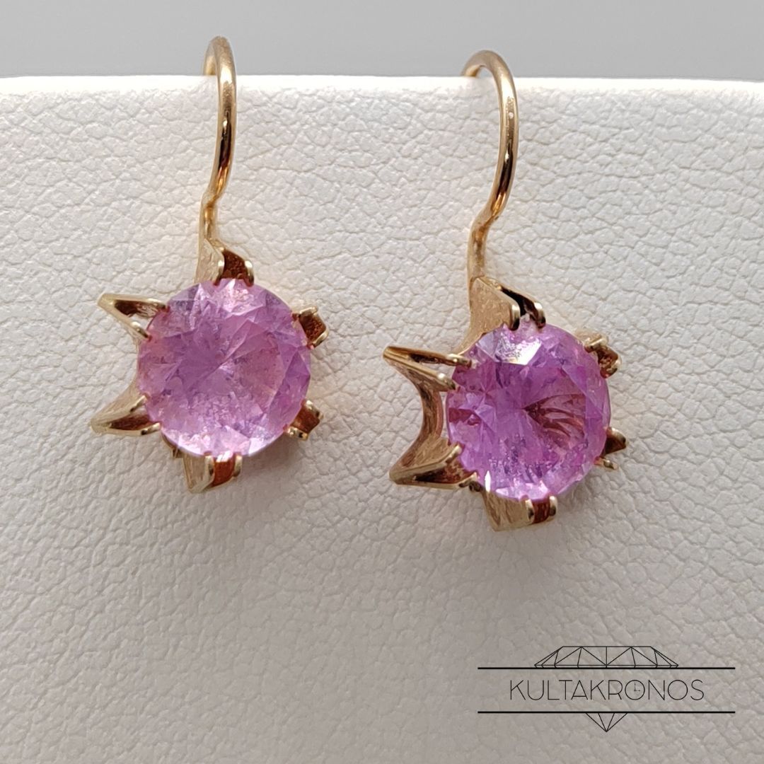 Kultaiset korvakorut