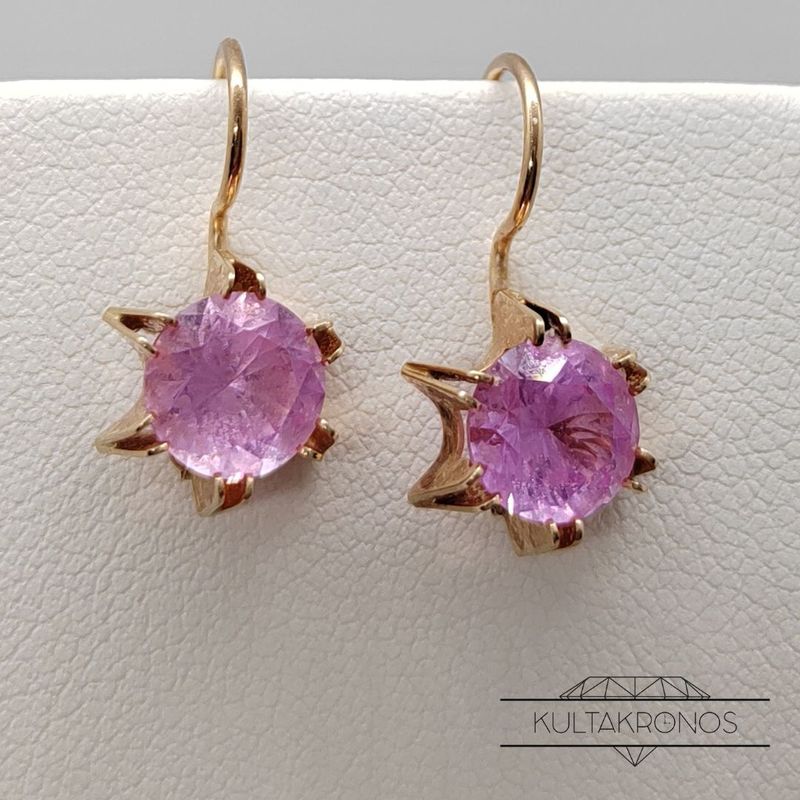 Kultaiset korvakorut