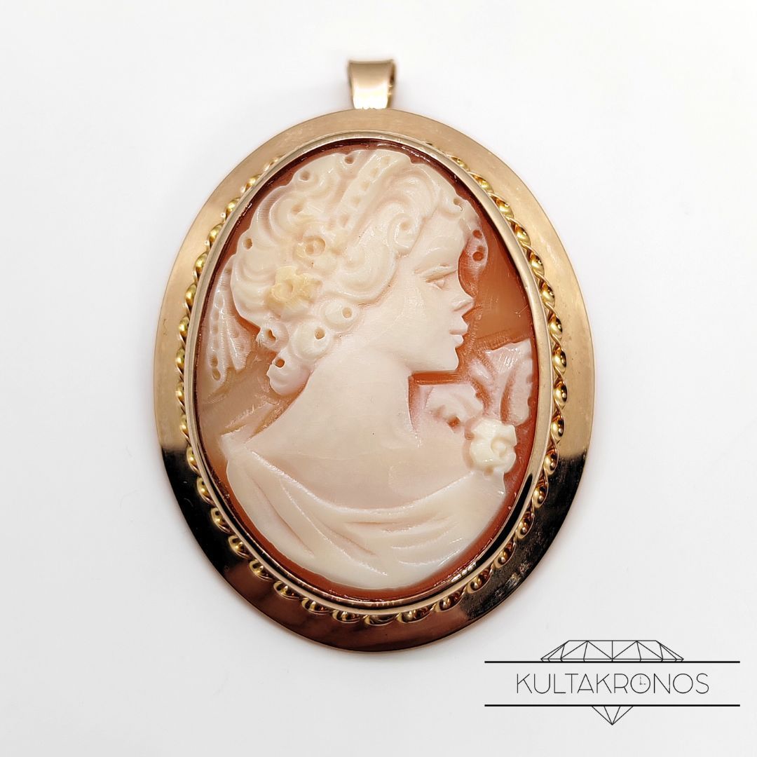 Kultakeskus, Camé-rintaneula/riipus - 1996