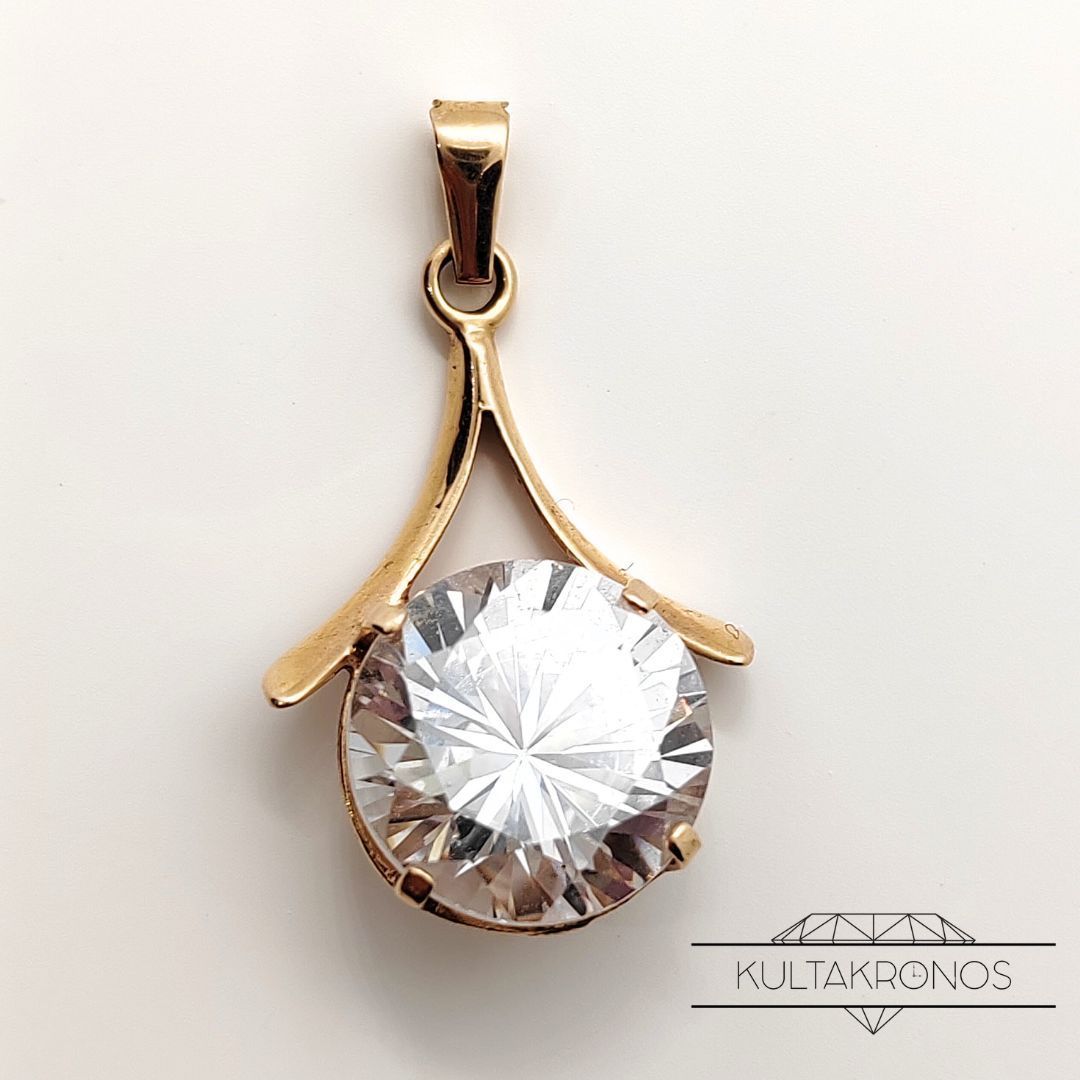 Turkukorut Aulin, Kultainen riipus kirkkaalla kivellä