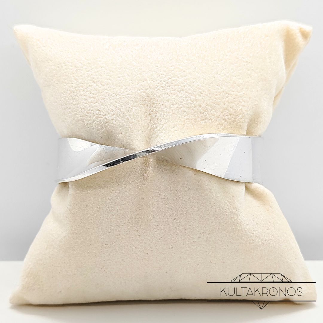 Pekka Piekäinen, Hopeinen avorannerengas - 2008 Pekka Piekäinen, Hopeinen avorannerengas - 2008