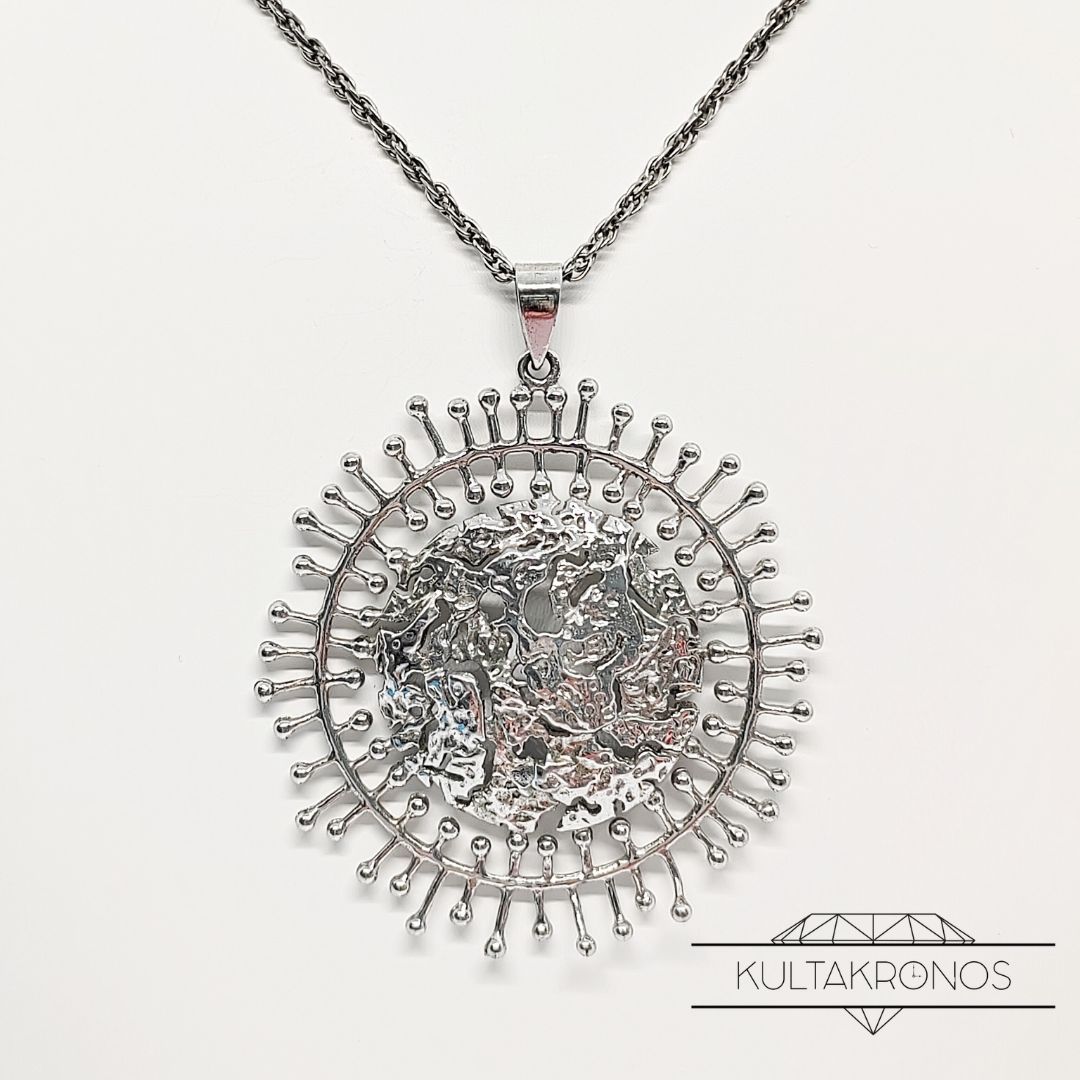 Tapio Wirkkala, Täysikuu kaulakoru