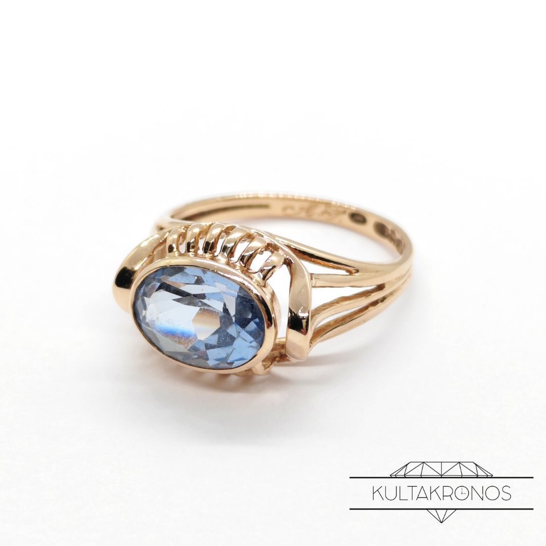 Eino Westerback, Kultainen akvamariini sormus - 1956