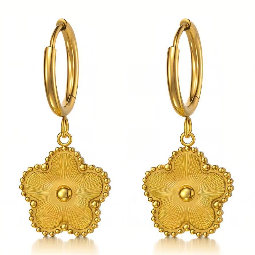 Catwalk Jewellery Kullanväriset rengaskorvakorut kukkariipuksella Catwalk Jewellery Kullanväriset rengaskorvakorut kukkariipuksella