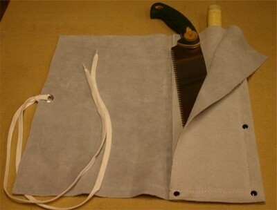 3-compartment suede saw roll