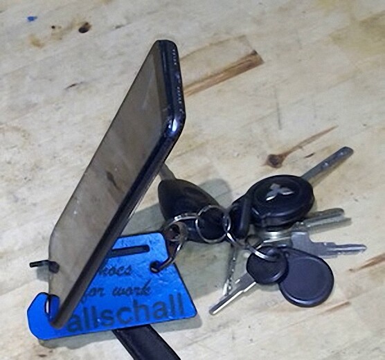 Handyhalter und Schlüsselbund-Anhänger