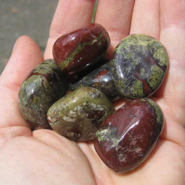 Dragon Stone (ea)