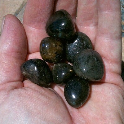 Labradorite (ea)