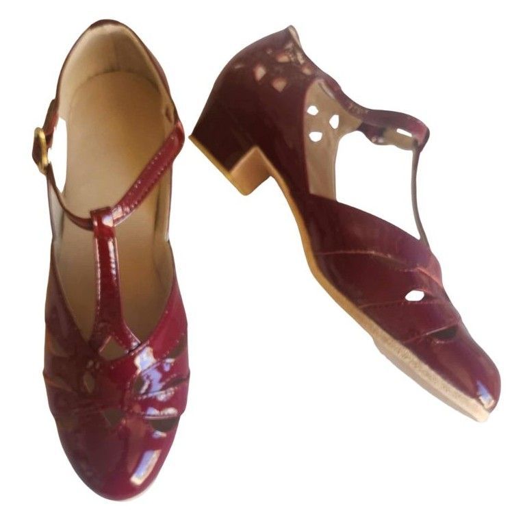 M-0520 - (Moss) All Burgundy Patent. Leather Sole, 3cm Heel. Heel and Colour options available.