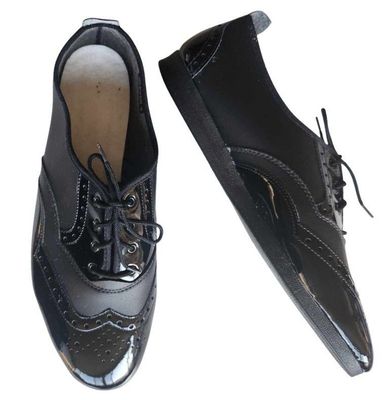 Unisex Rock and Roll - (Bleyer) Black Patent / Black Leather, Spin Spot
