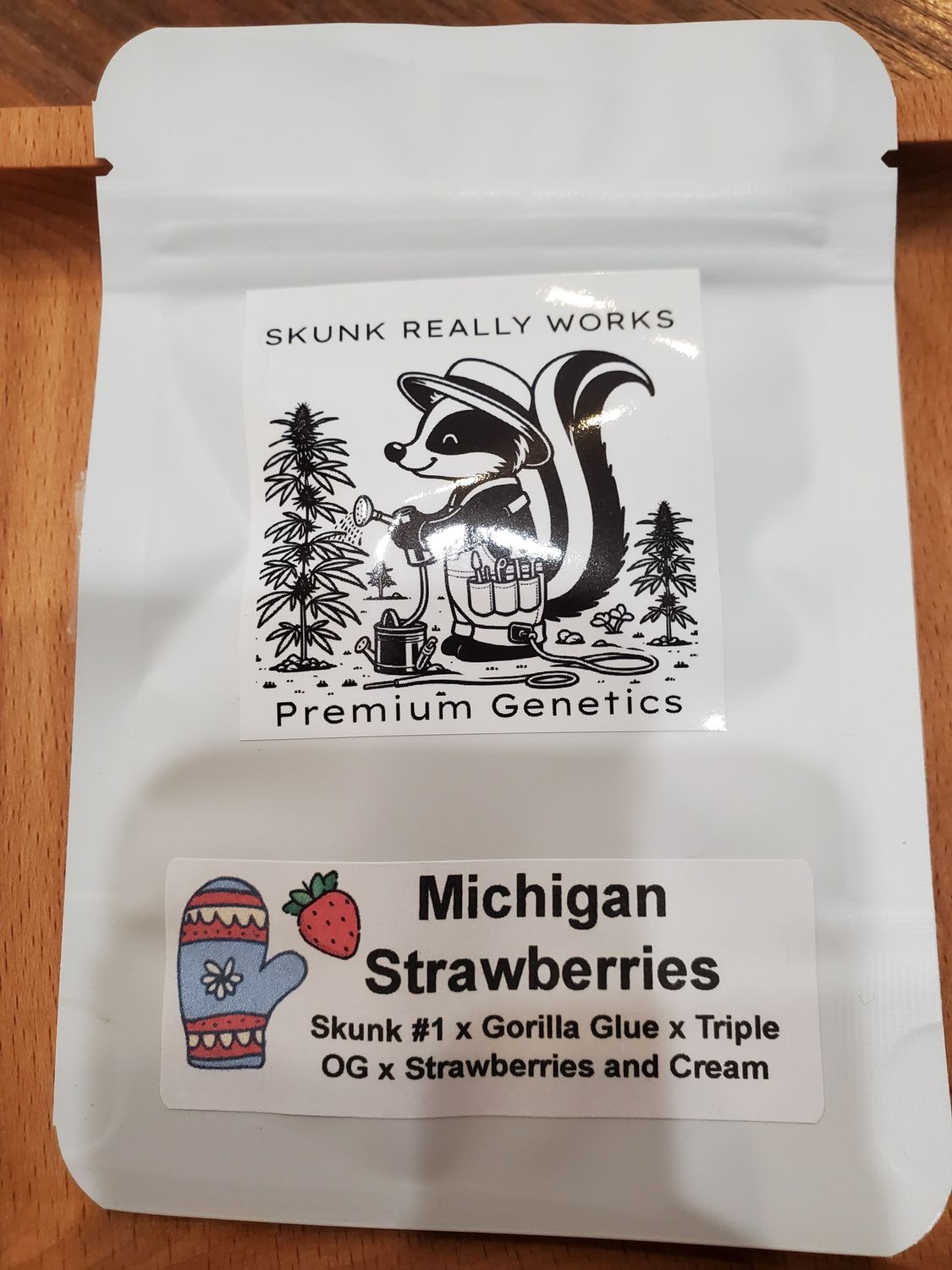 Michigan Strawberry Seeds-Skunk Works-12 Regular Seeds