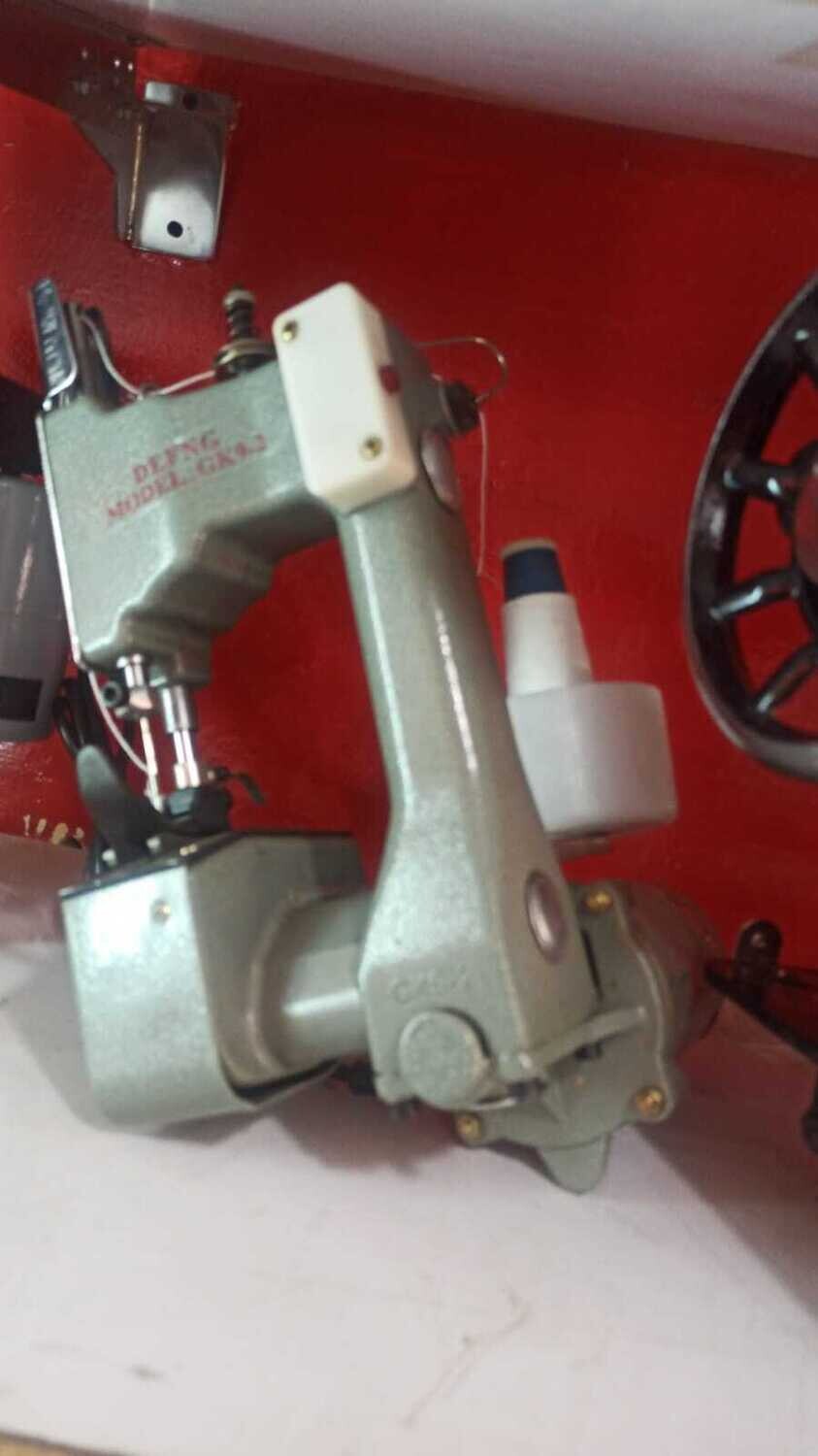 Bag closer sewing machine