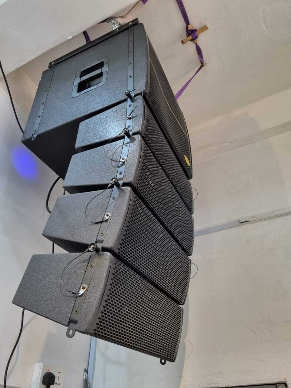 Line Array Speakers