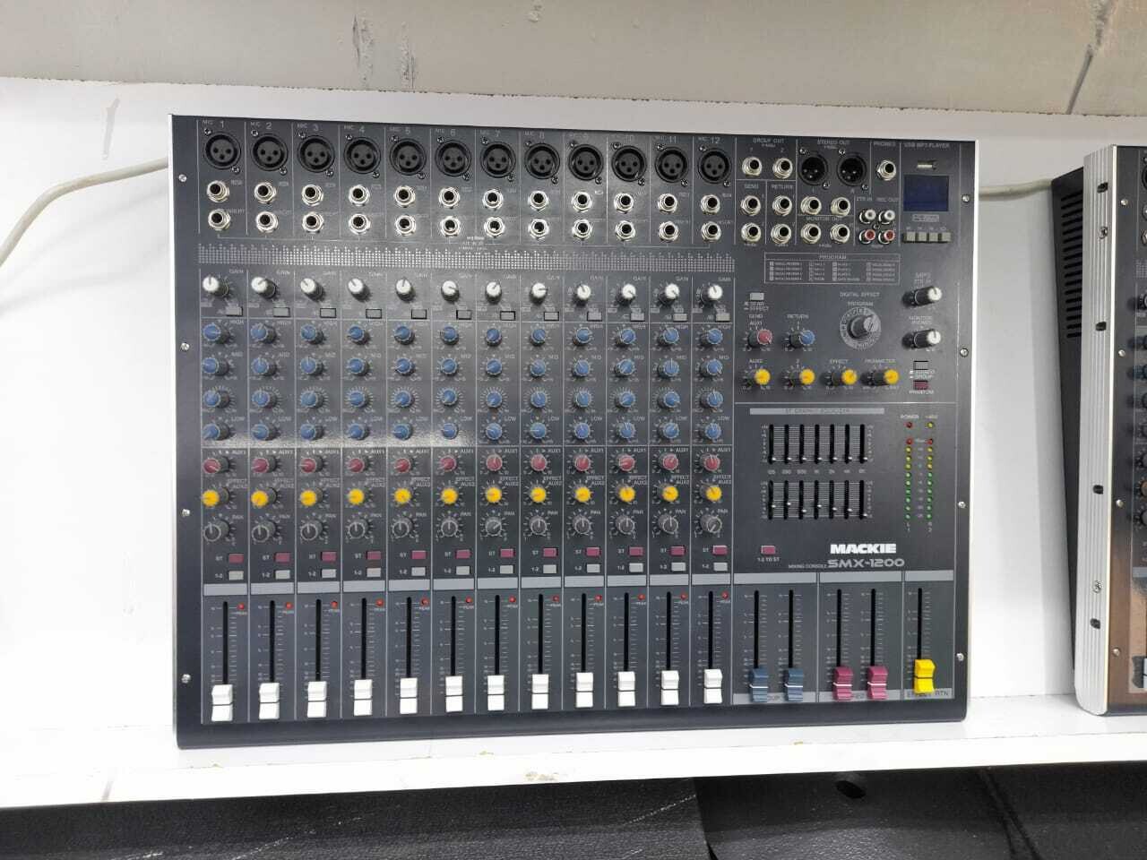 Mackie Plain Mixer 12 Channel SMX-1200
