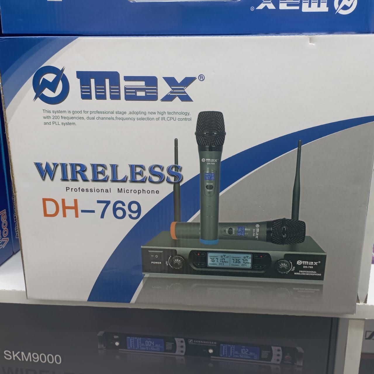 MAX DH-769 150 Meter Professional Dual Channel Uhf Wireless Microphone System