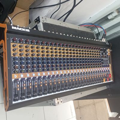 Mackie 24 Channels Plain Mixer SMX-2400