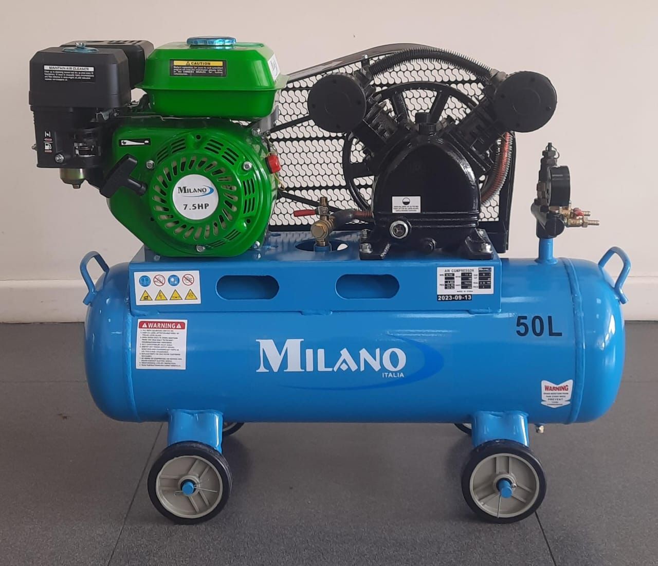 Milano italia compressor ENGINE DRIVEN Double Piston 7.5hp Engine  50 Litres
