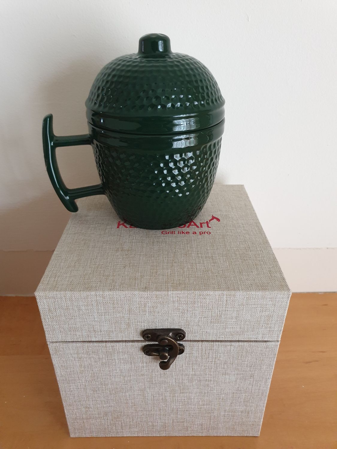Green kamado mug in gift box
