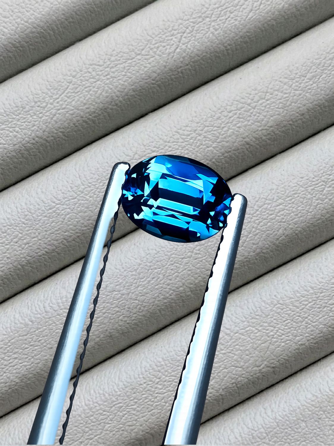 Saphir de Madagascar "Vert-Bleu Pastel / Seafoam" — 1.12 ct — Non Chauffé