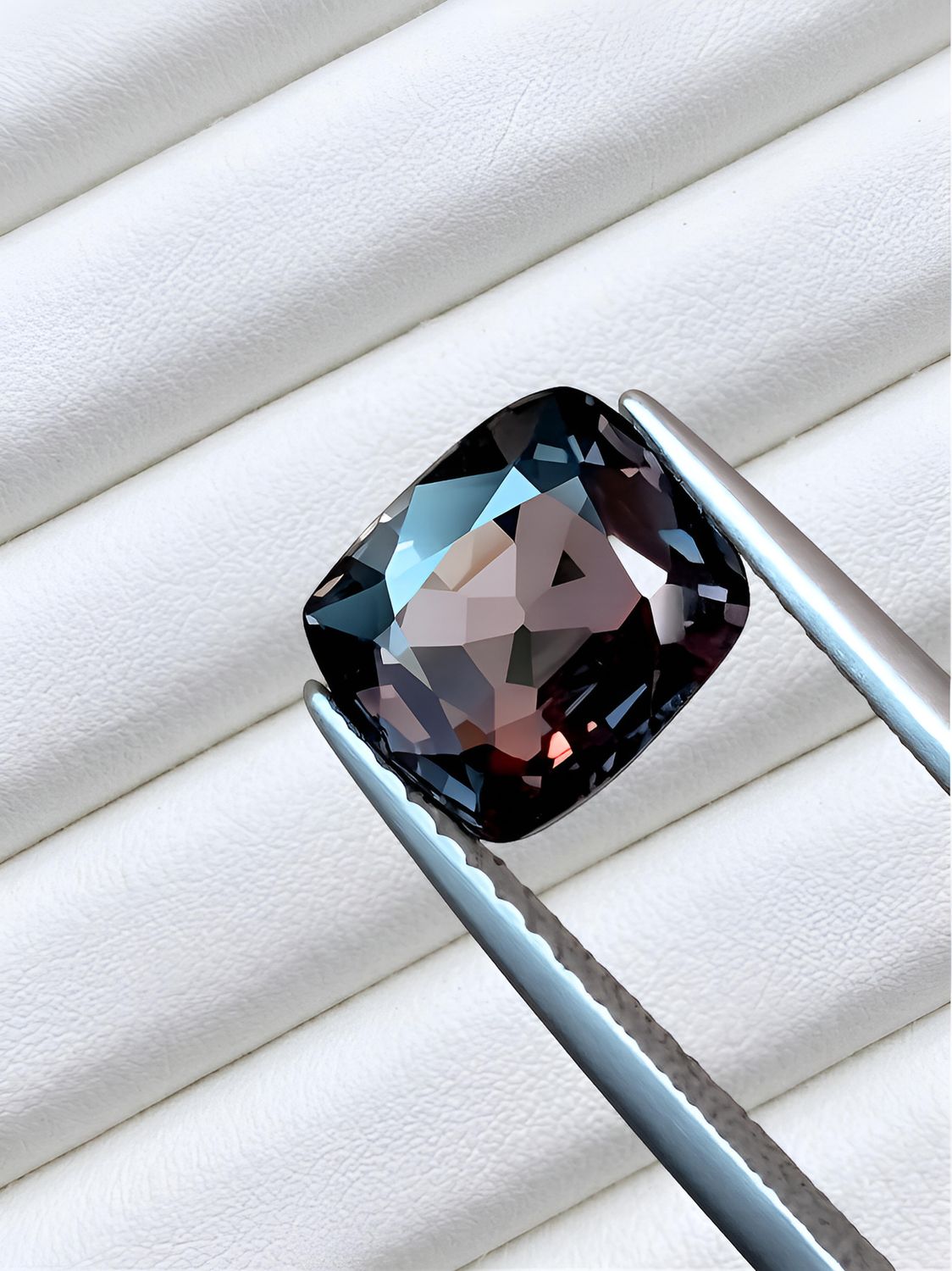 Spinelle Gris de Birmanie "Stormy Grey" — 1.96 ct — Non Chauffé