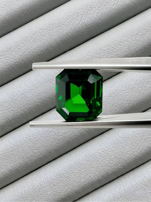 Tsavorite Tanzanie 2.34 cts - Vivid Green - Taille Octogone - Certifiée GFCO Gem Lab switzerland