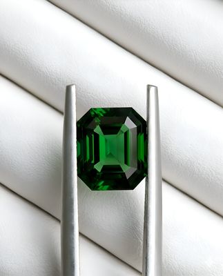 Tsavorite Tanzanie 2.34 cts - Vivid Green - Taille Octogone - Certifiée GFCO Gem Lab switzerland