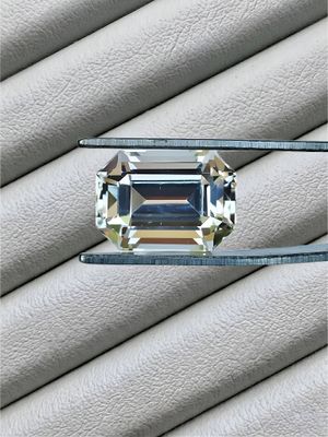 Topaze Naturelle "Light Pink / Colorless" - 9.96 cts (Certifiée GFCO)