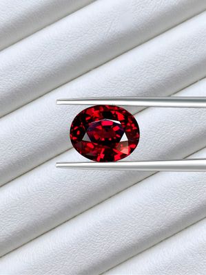 Grenat Almandin Naturel – vivid red – 7.31cts - certifié
