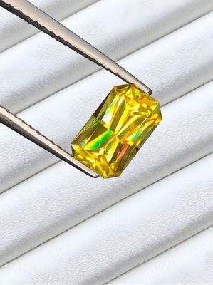 Sphène naturelle VS - 1.94cts - Pakistan - certifié Ilumina Diamant