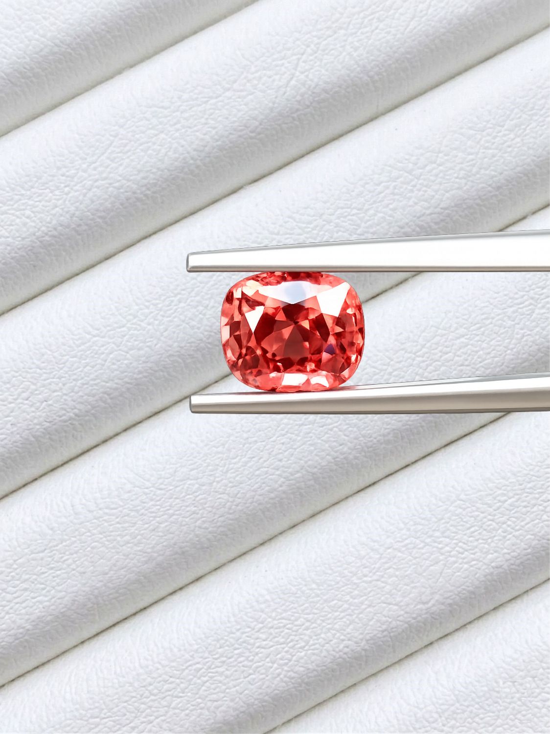 Spinelle naturel - 1.41 Cts - couleur orange reflet rouge de birmanie, certifié.
