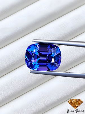 Tanzanite Naturelle - vivid violet bleu-  clarté VVS - 5.52cts - Origine Tanzanie certifié