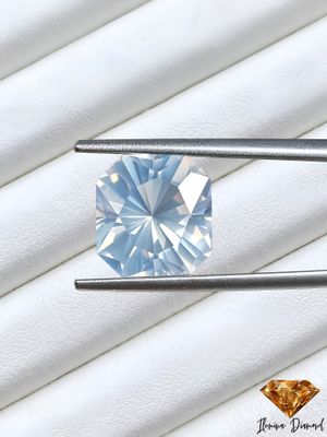Pierre de lune naturelle - 5.70cts - clarté VS couleur light Bleu gris - Sri Lanka