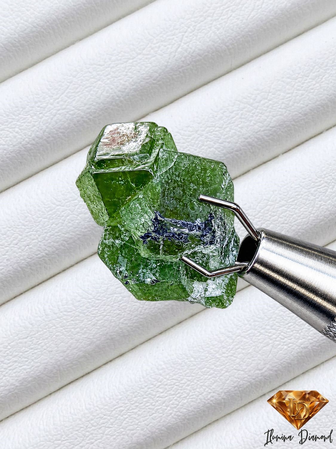 Grenat demantoide naturel - 13.52Cts - pakistan