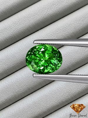 Natural vivid green tsavorite garnet - 1.06 carats - certified untreated Natural vivid green tsavorite garnet - 1.06 carats - certified untreated