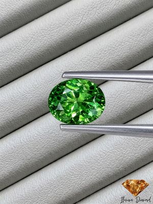 Natural vivid green tsavorite garnet - 1.06 carats - certified untreated