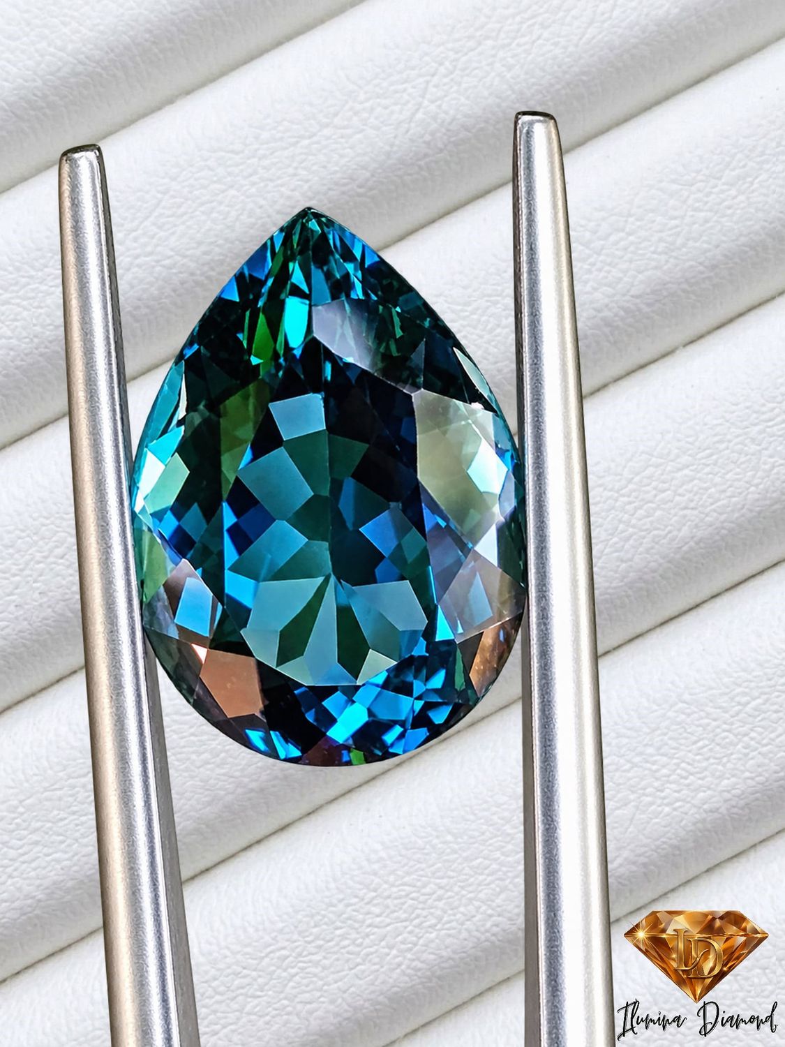 Natural London blue topaz - 10.57 carats - certified