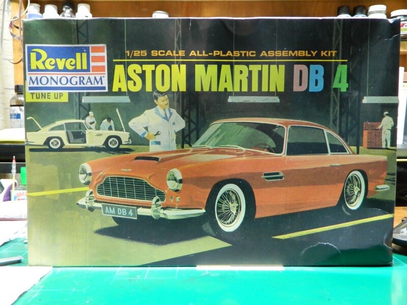 Aston Martin DB 4
