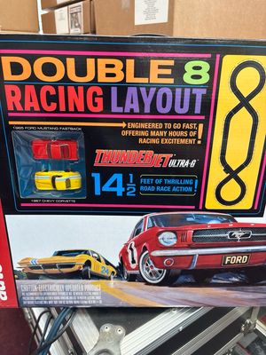 Auto World Double 8 Slot Car Set