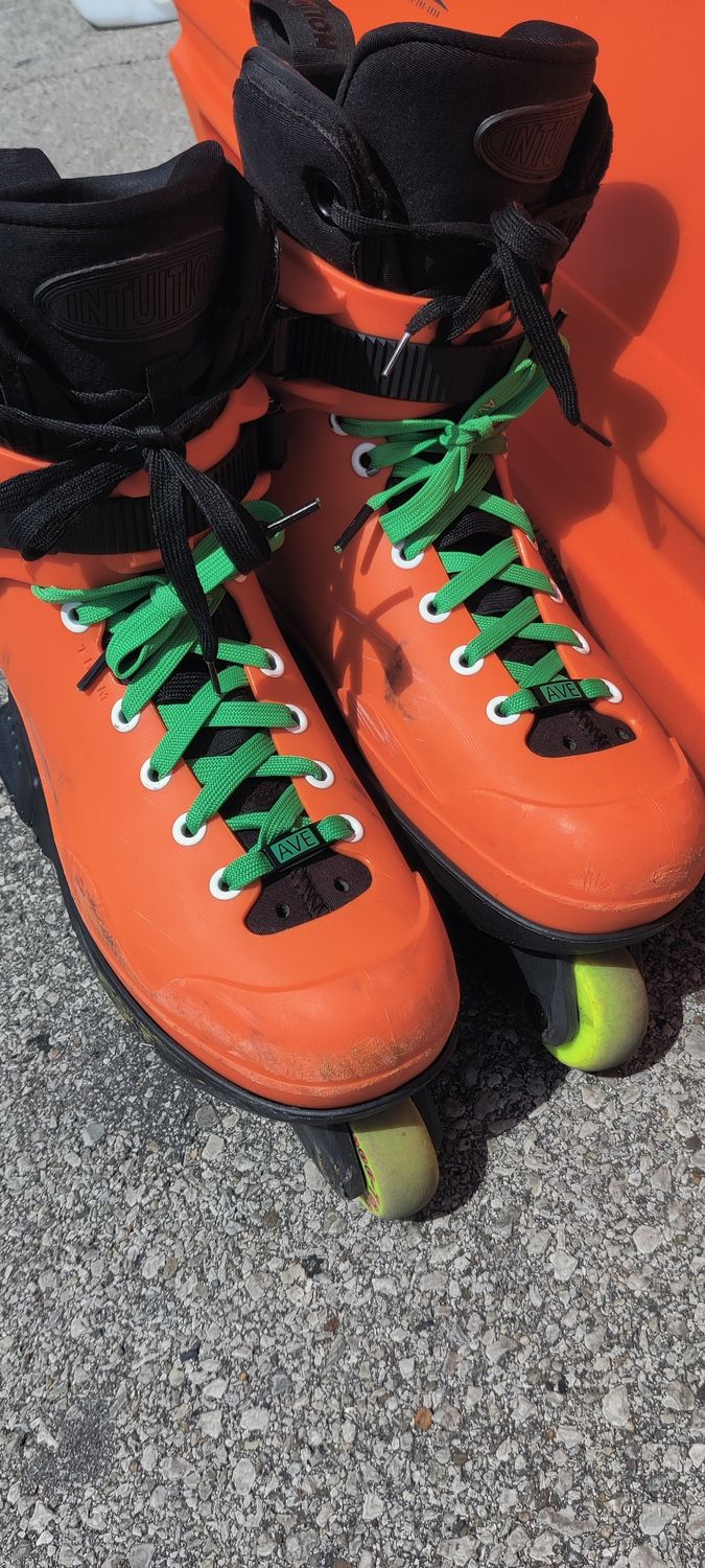 Avenue Street Laces w/ Black Lace Locks