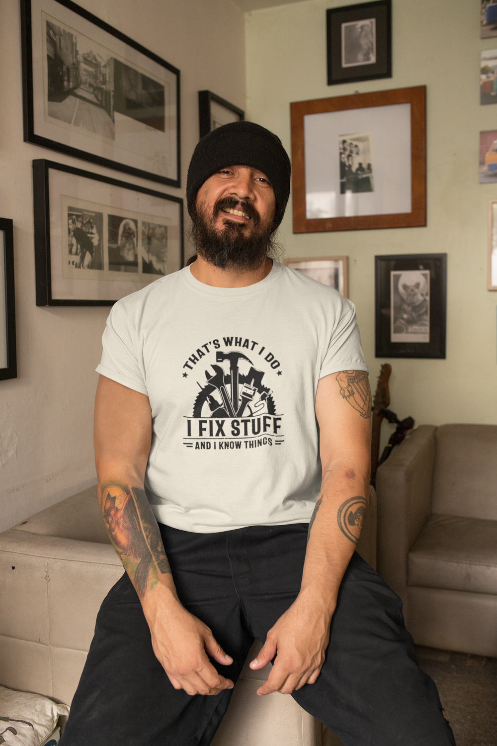 That&#39;s What I Do, I Fix Stuff and I Know Stuff T-Shirt